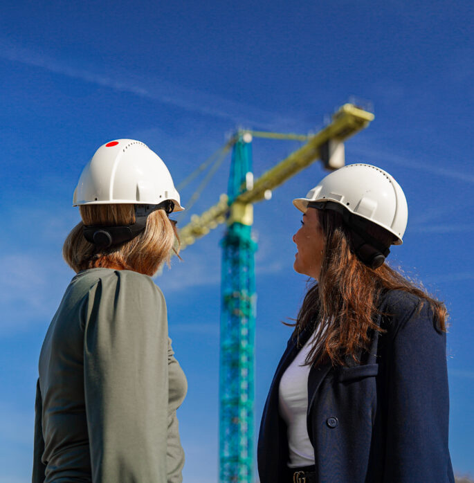 Nieuwbouw collega's op de bouwlocatie