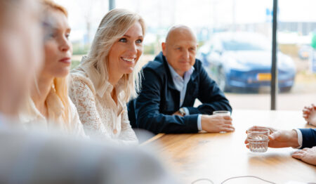 Collega's aan tafel